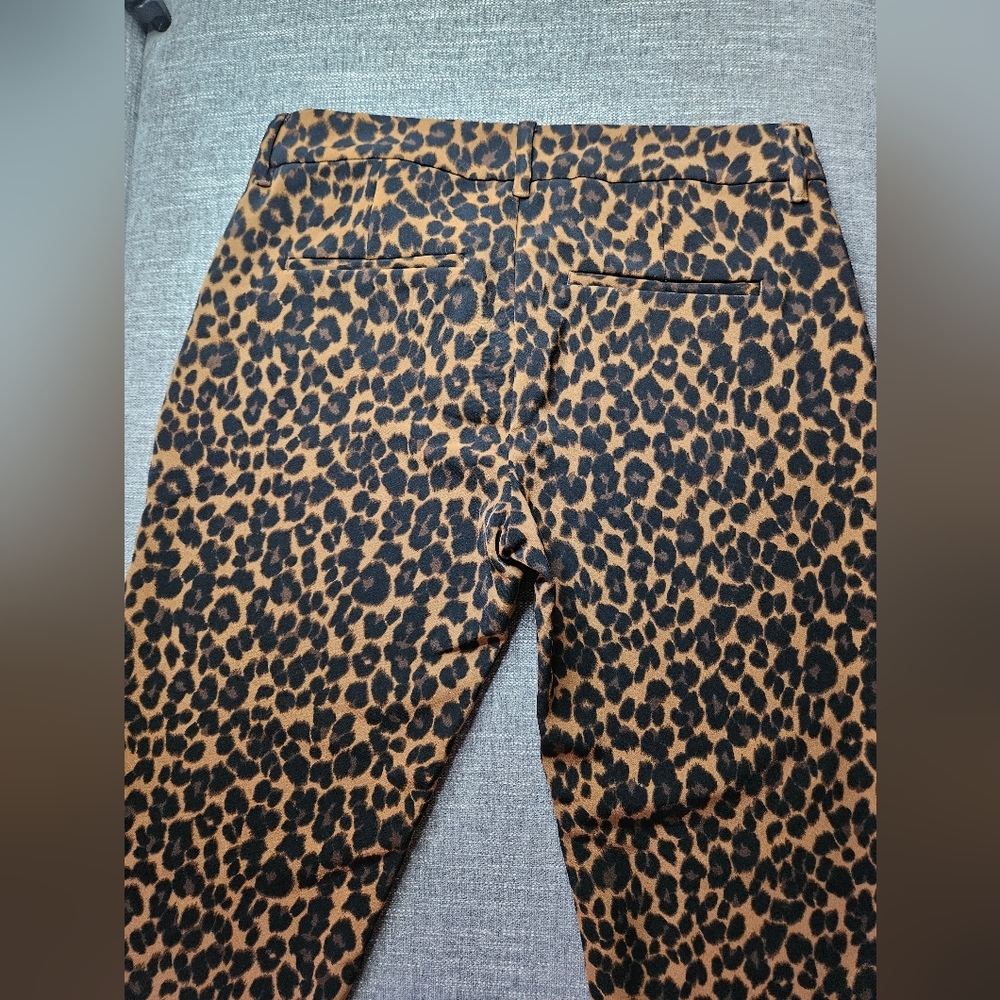 OLD NAVY Harper Mid-Rise Leopard Print Capri Style Slacks/Pants Size 4 Regular - Picture 9 of 11